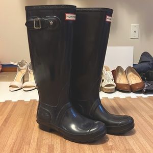HUNTER GLOSSY PURPLE TALL Boots